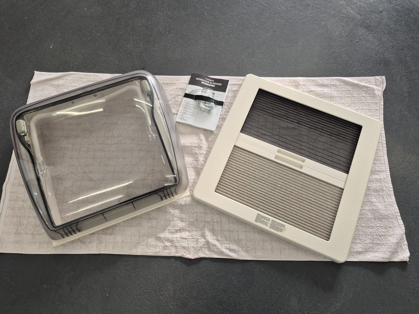 Dometic Dachluke